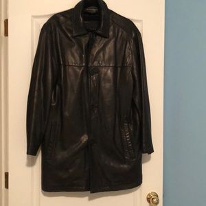 Black men’s Andrew Marc leather jacket